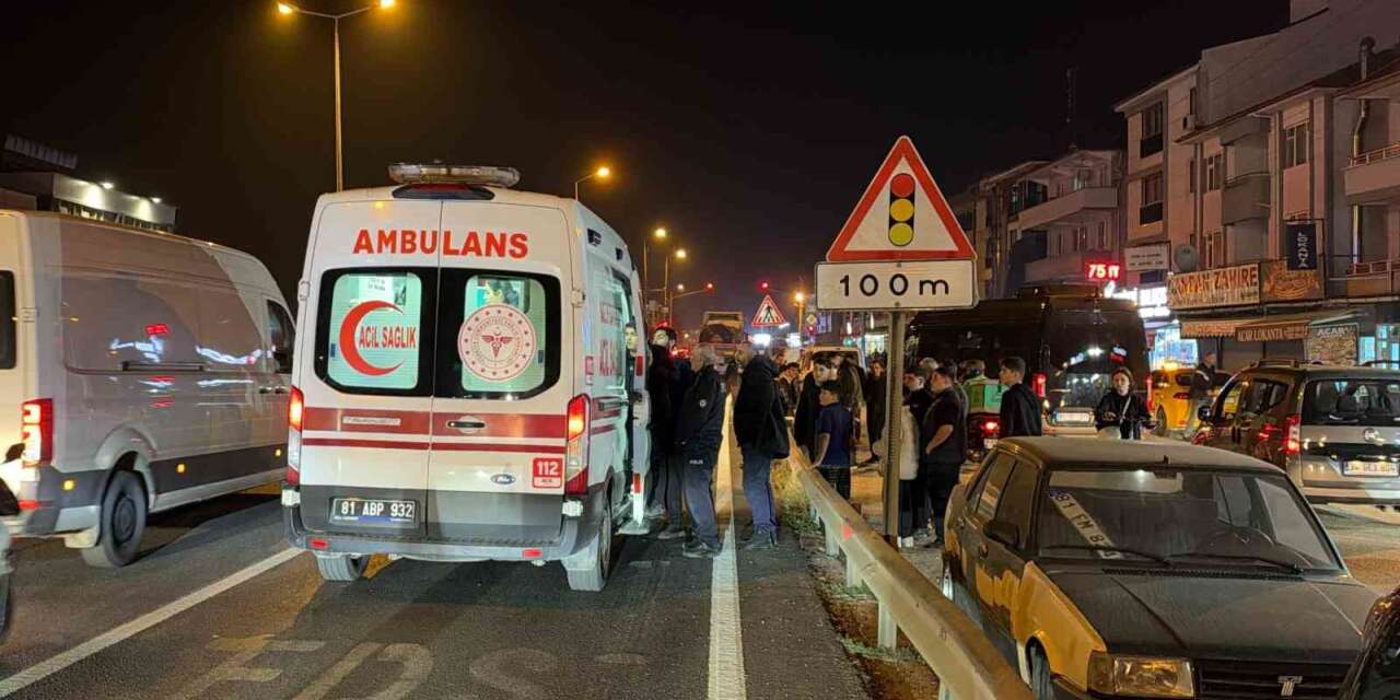 Düzce’de motosiklet ile otomobil çarpıştı: 1 yaralı