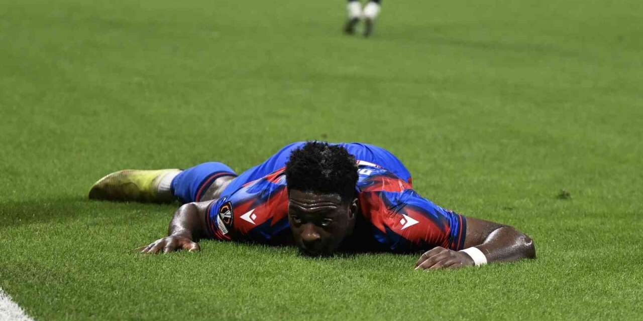 UEFA Avrupa Ligi: Beşiktaş: 1 - Crystal Palace: 0 (İlk yarı)