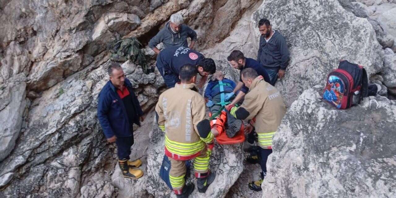 Balık tutmaya giderken kayalıklardan düşen şahıs yaralandı