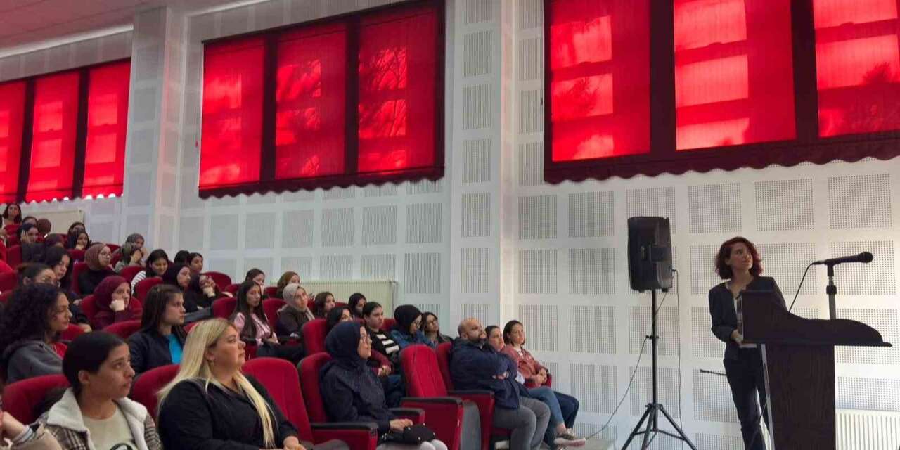Emet MYO’da "Saygılı Yaşam ve Güvenli İlişkiler" eğitimi düzenlendi