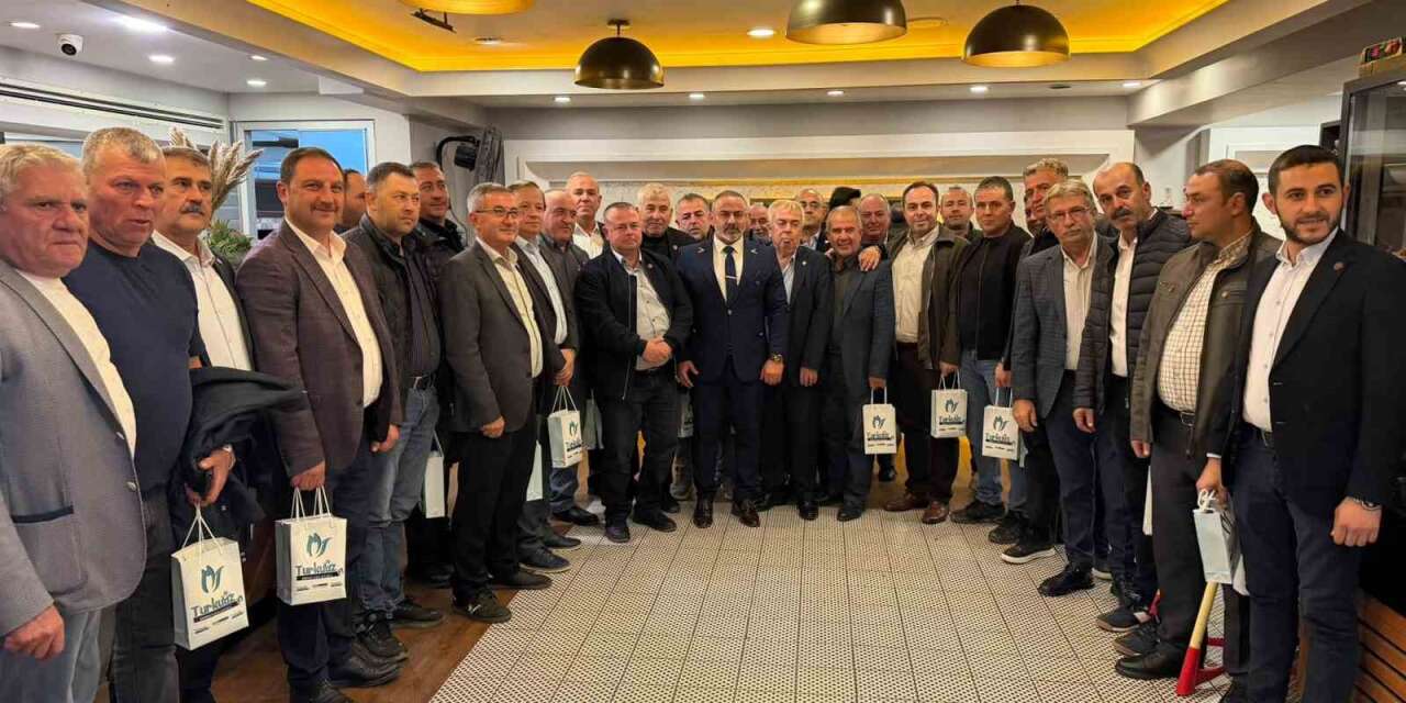 İş İnsanı Özdemir Muhtarlar Günü’nde Bandırmalı muhtarlarla buluştu