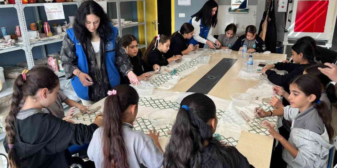 Ortaokul öğrencileri Gençlik Merkezinde ağırlandı