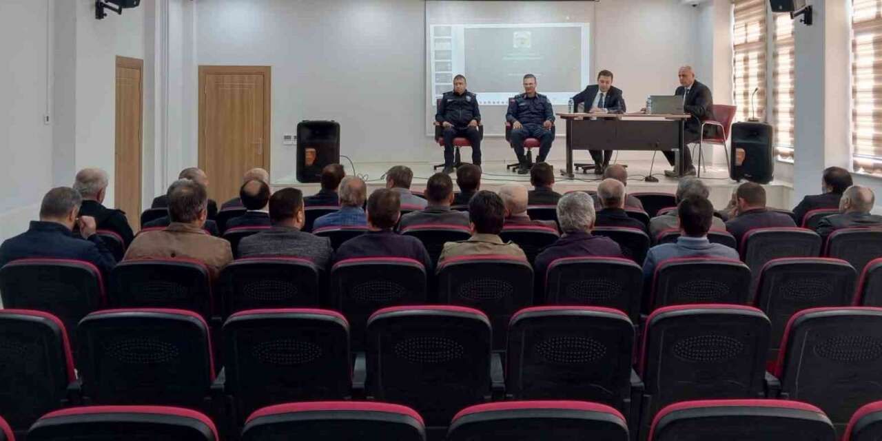 Aydıntepe’de muhtarlarla istişare toplantısı yapıldı