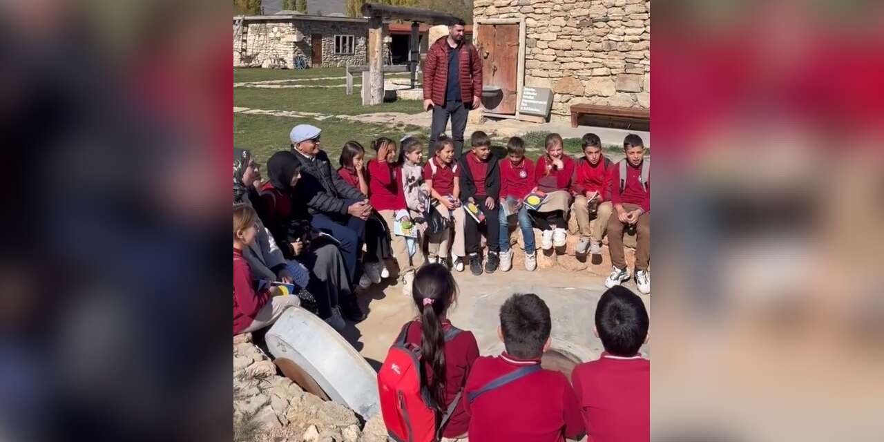 Ödüllü müzede öğrenciler tandır başında türkü söyledi