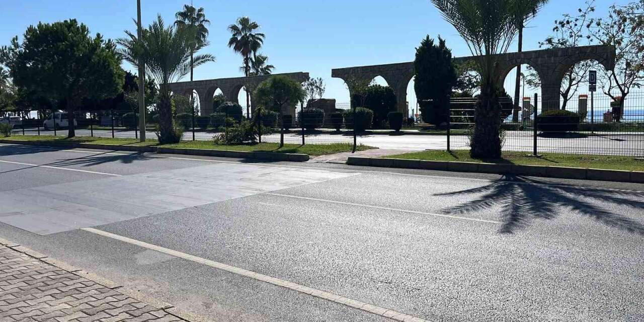 Alanya’da yayaya çarpan motosikletin sürücüsü hayatını kaybetti, yaya ağır yaralandı