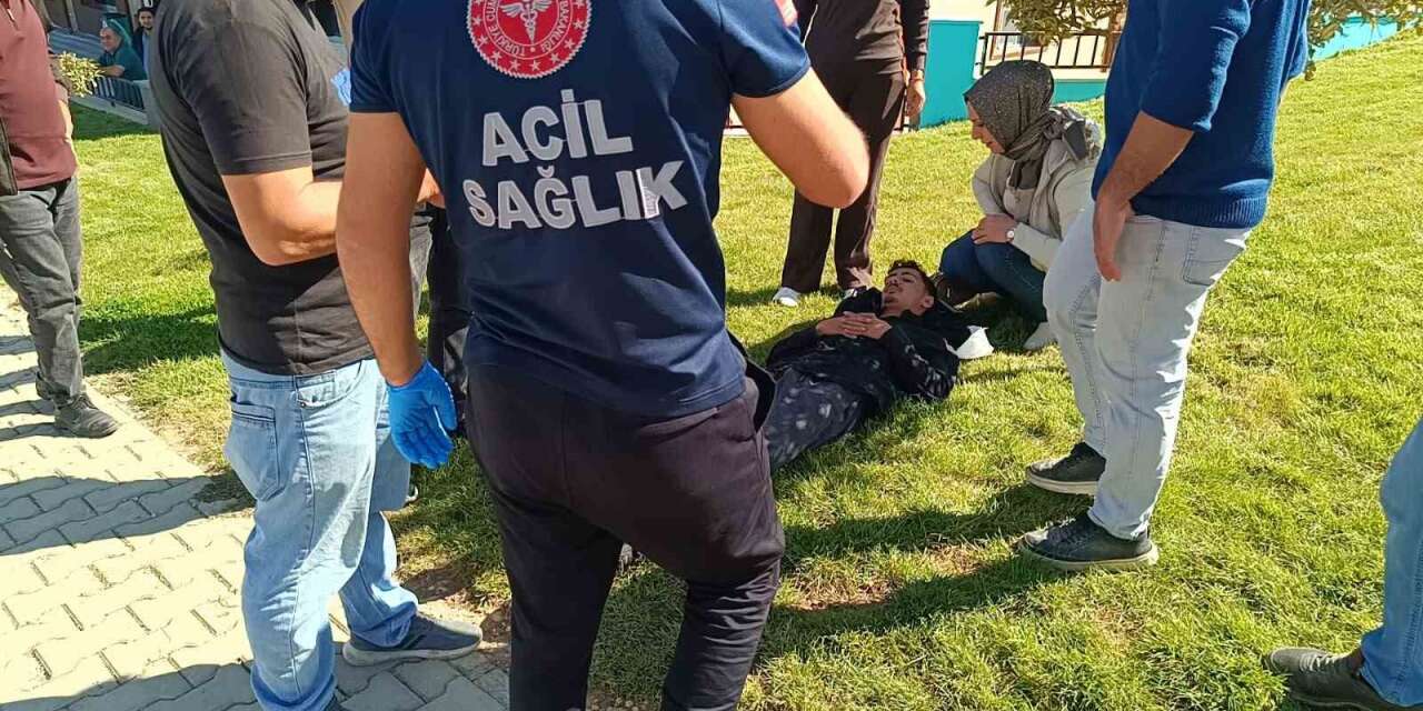 Otomobil ile motosiklet çarpıştı: 1 yaralı