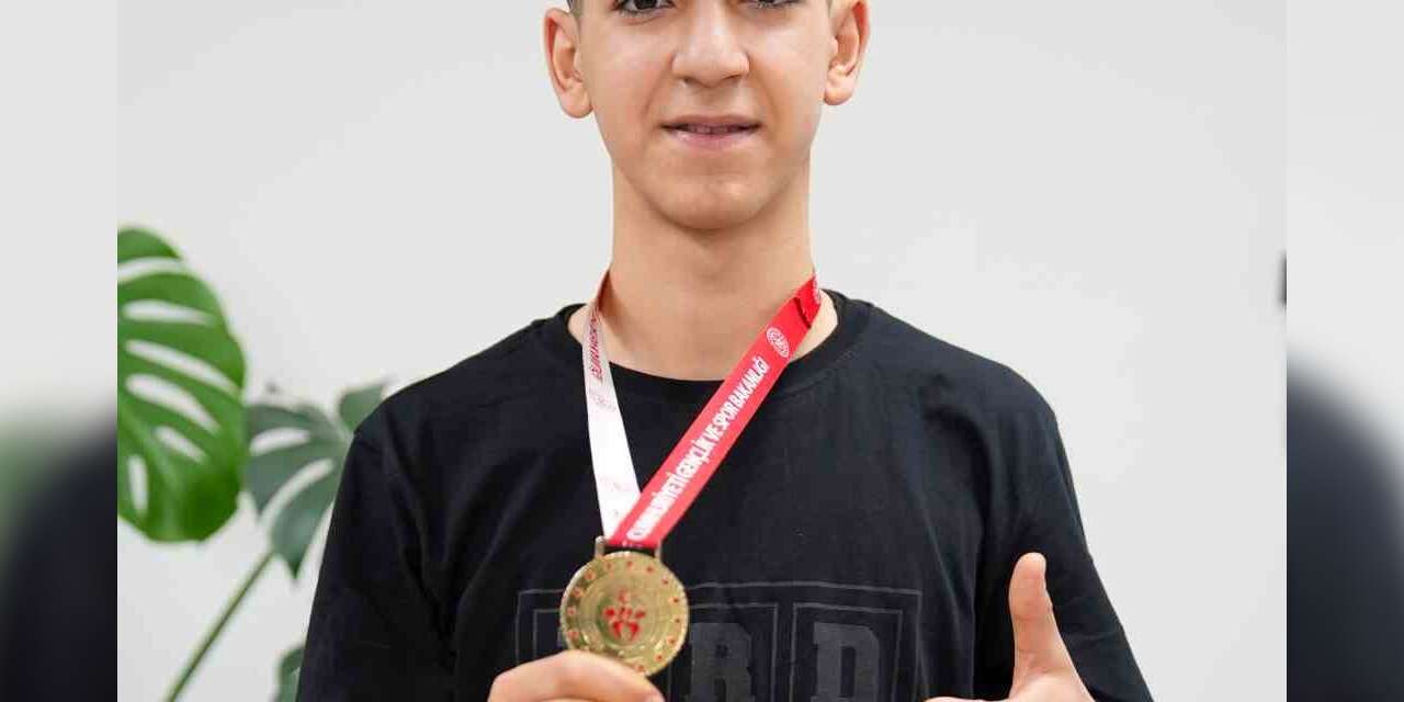 Erdem Koleji öğrencisi Umut Şan, masa tenisinde il şampiyonu oldu
