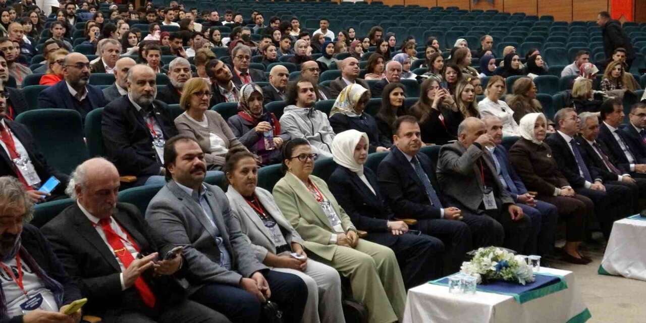 Kars’ta 13. Uluslararası Çocuk ve Gençlik Edebiyatı Sempozyumu düzenlendi