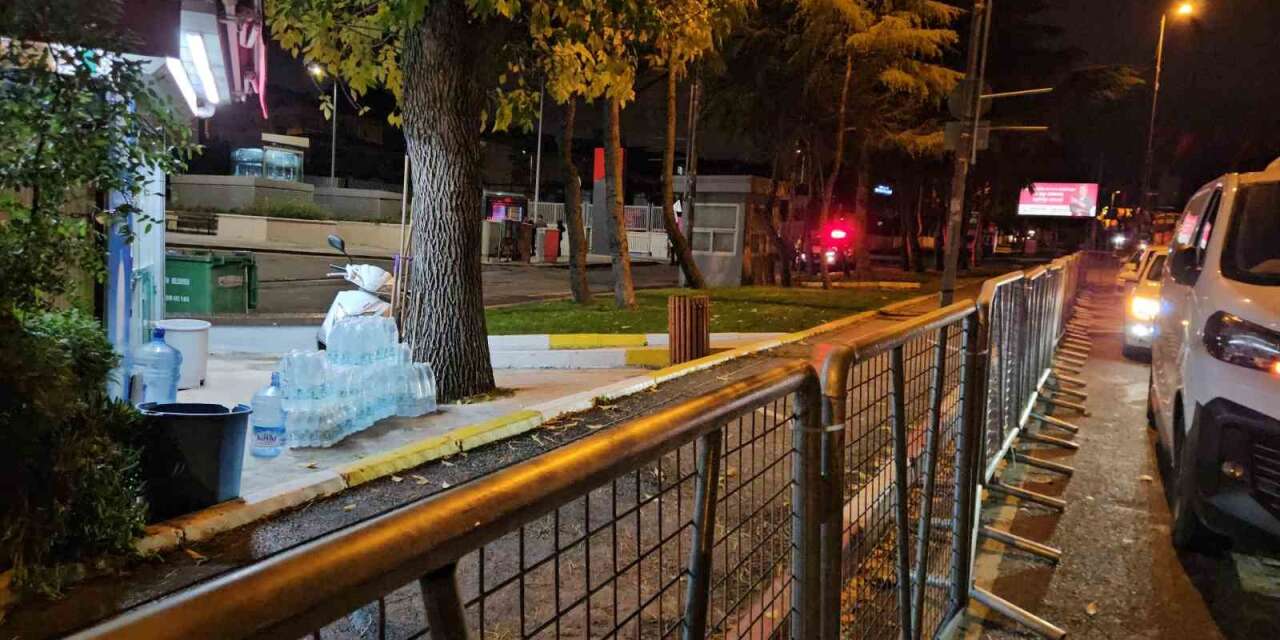 İstanbul’da Cumhuriyet Bayramı provası nedeniyle bazı cadde ve yollar trafiğe kapatıldı