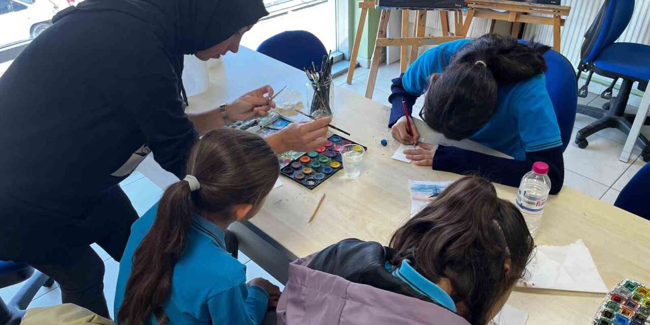 Ortaokul öğrencileri keyifli bir gün geçirdi