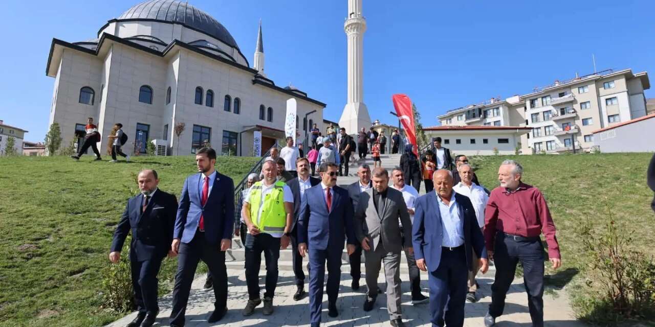 Hatay’da deprem sonrası inşa edilen 138. cami ibadete açıldı