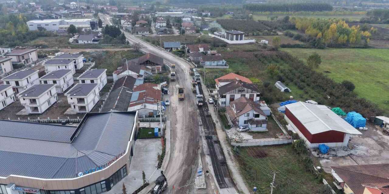Düzce’de 600 metrelik yol trafiğe kapatıldı