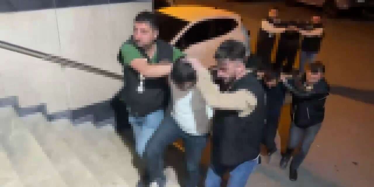 İstanbul’da iki ayrı cinayetin şüphelileri yurt dışına kaçamadan yakalandı