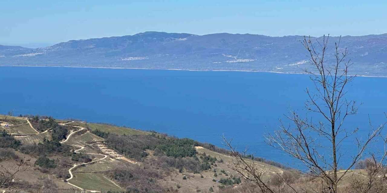İznik Gölü ve Uludağ manzaralı köy İstanbul ve Ankaralıların radarında