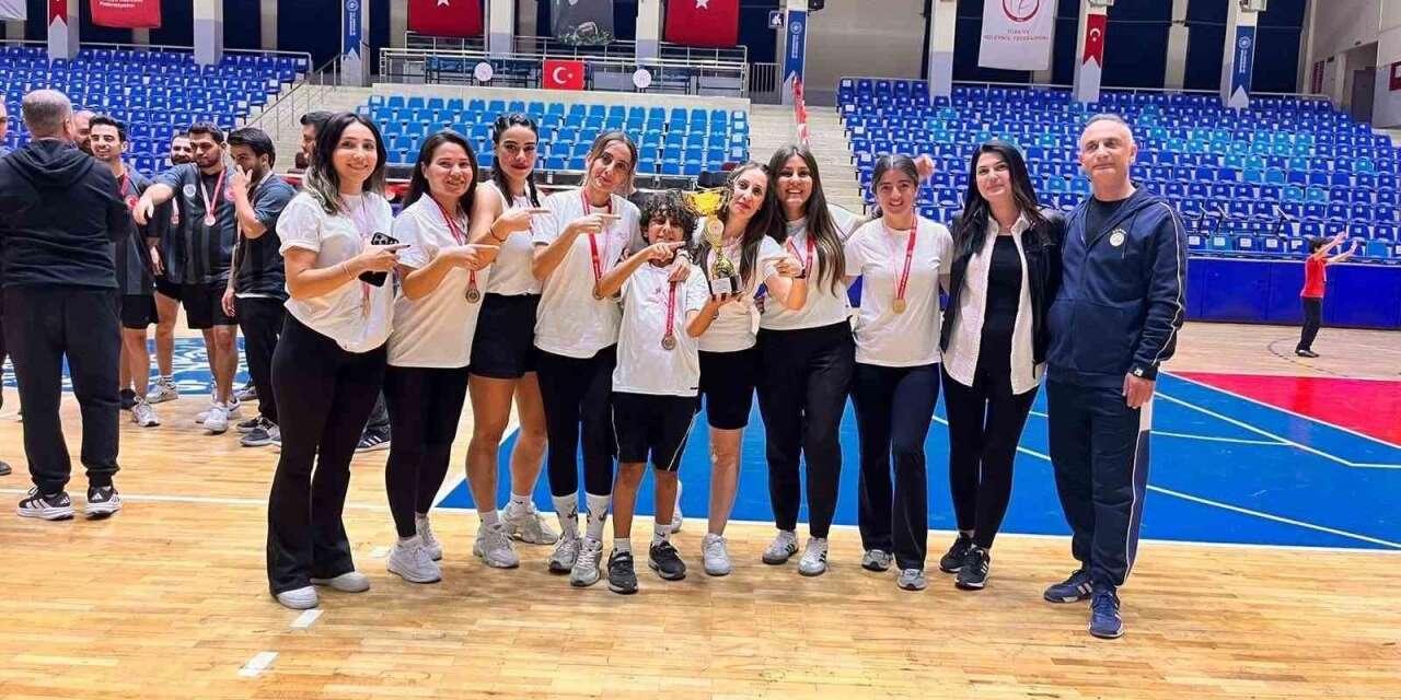 Köşk’ün kadın futsal takımı bölge finaline yükseldi