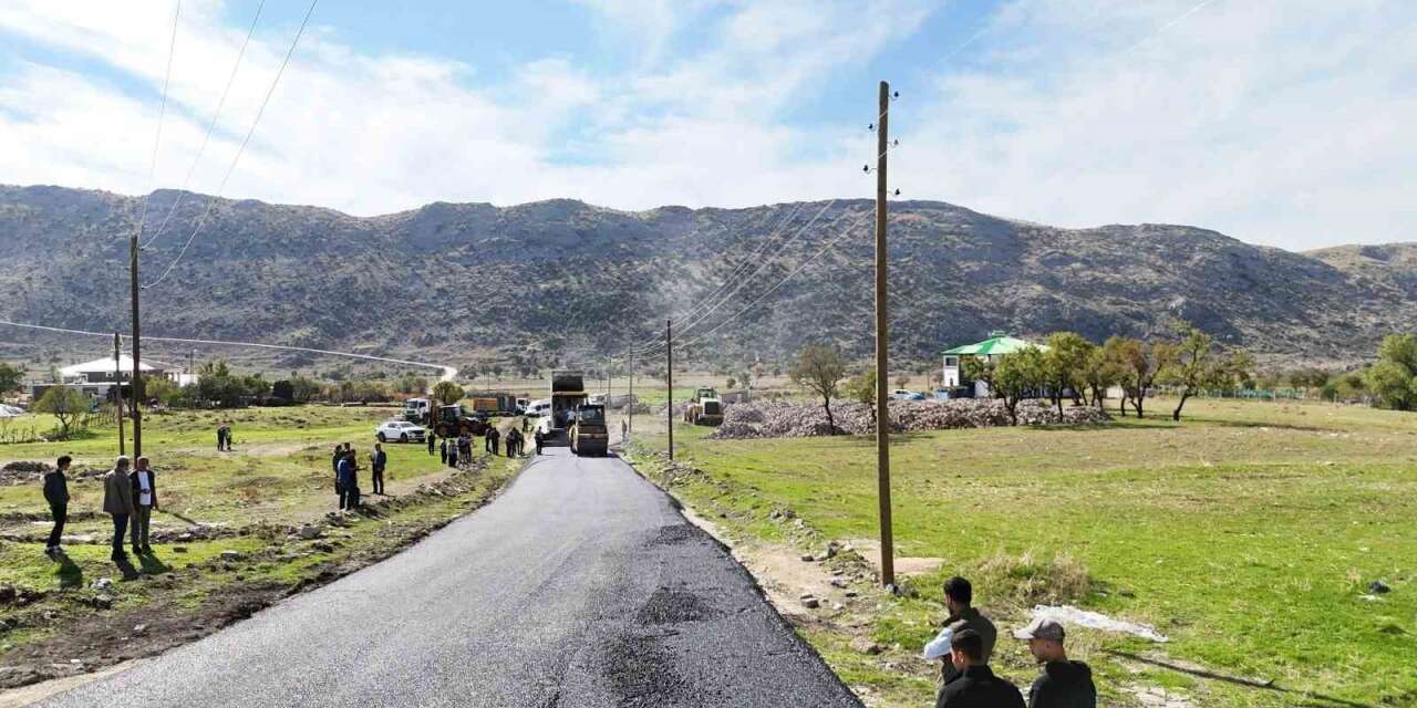 Hani ile Elazığ arasındaki bağlantı yolu sıcak asfaltla yenilendi