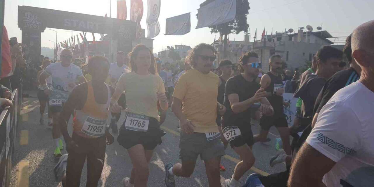 Lykos yarı maratonu’nda binlerce kişi koştu