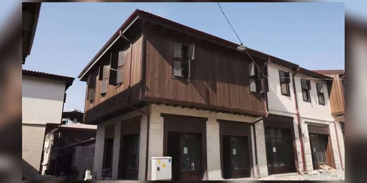 Hatay’da Kurtuluş Caddesi yeniden hayat buluyor