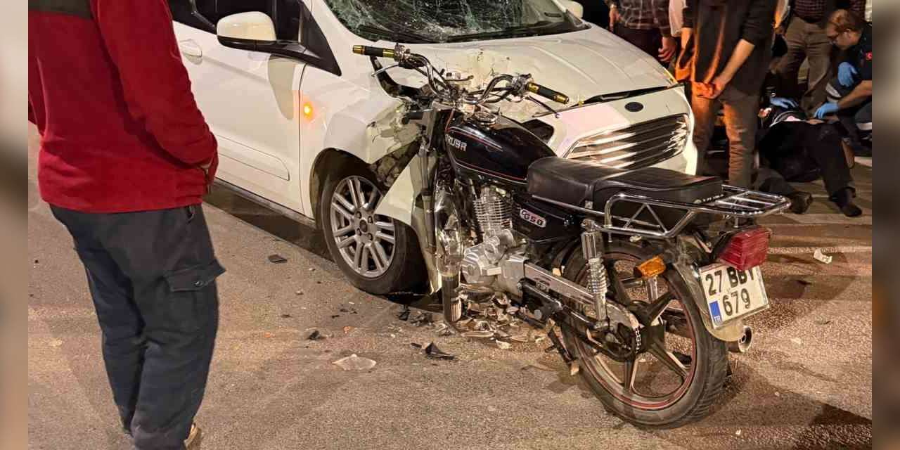 Hafif ticari araç ile motosiklet çarpıştı: 1 yaralı