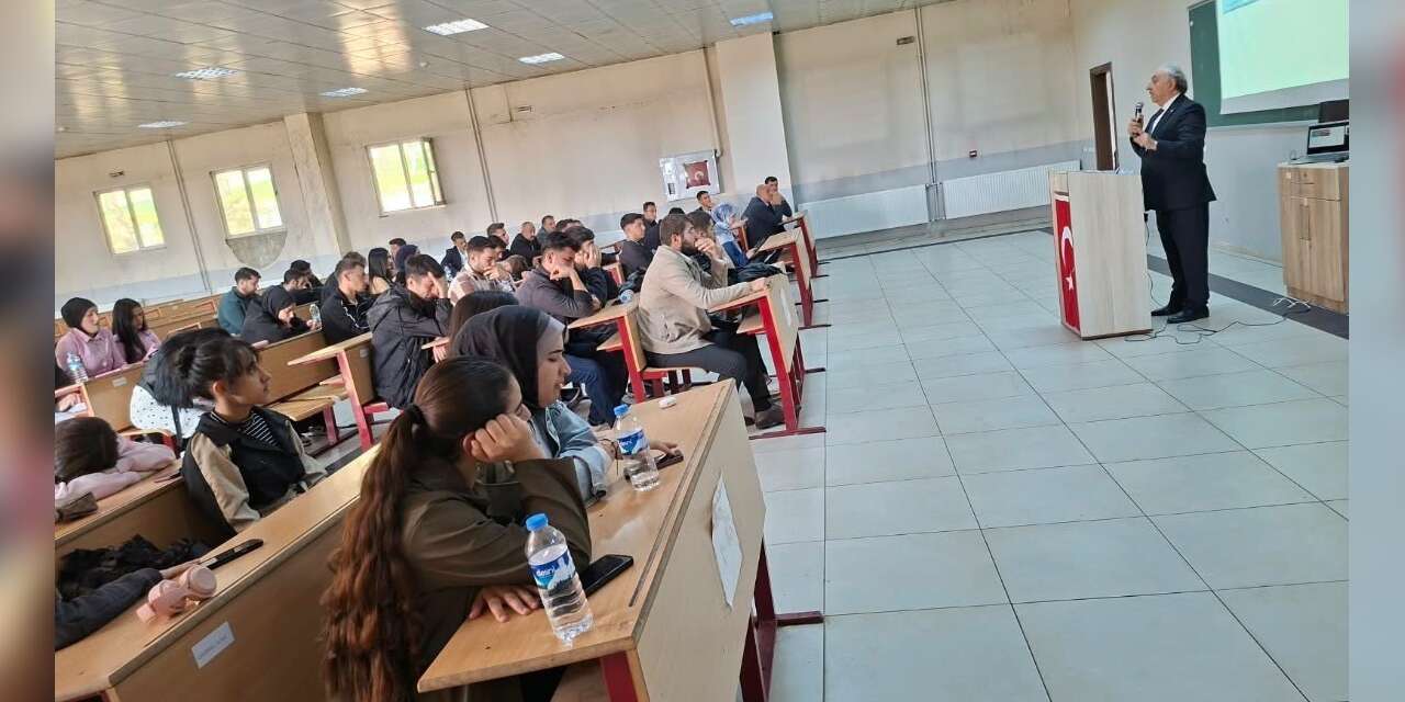 ER-VAK Başkanı Güzel’den Pasinler’de milli mücadele ve cumhuriyet konferansı