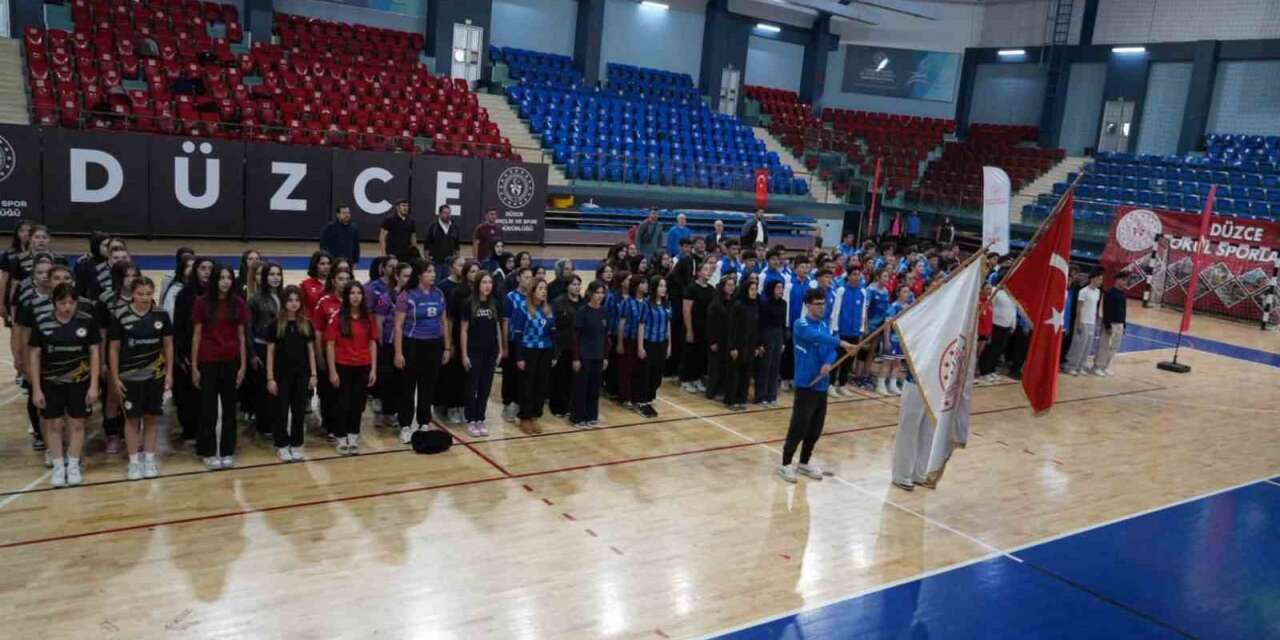 Düzce’de okul sporları sezonu açılış seremonisi gerçekleştirildi