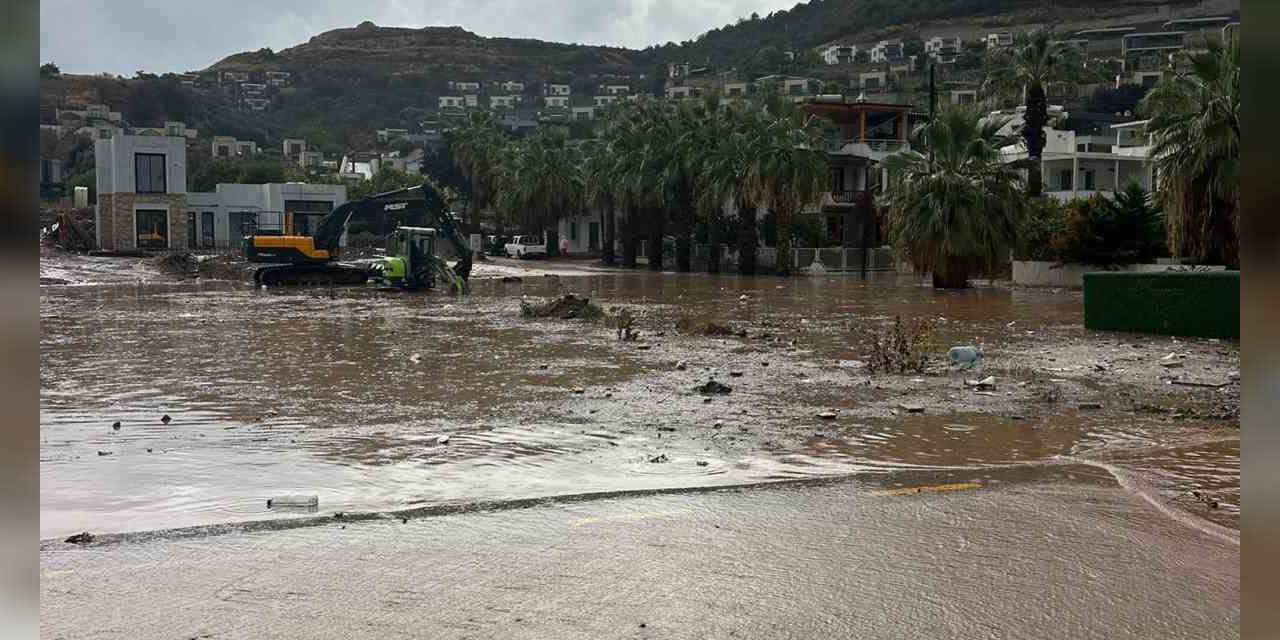 Bodrum’da sağanak yağış etkili oluyor