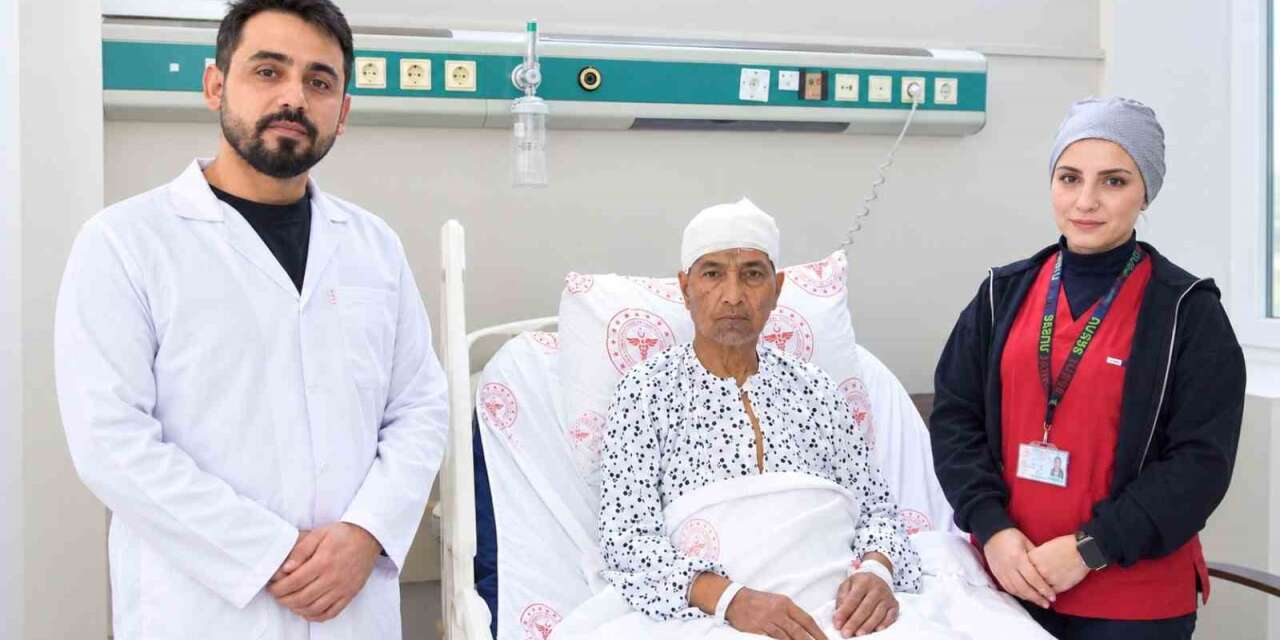 Şanlıurfa’da 60 yaşındaki kadının beynindeki 10 santimetrelik kitle ameliyatla çıkarıldı