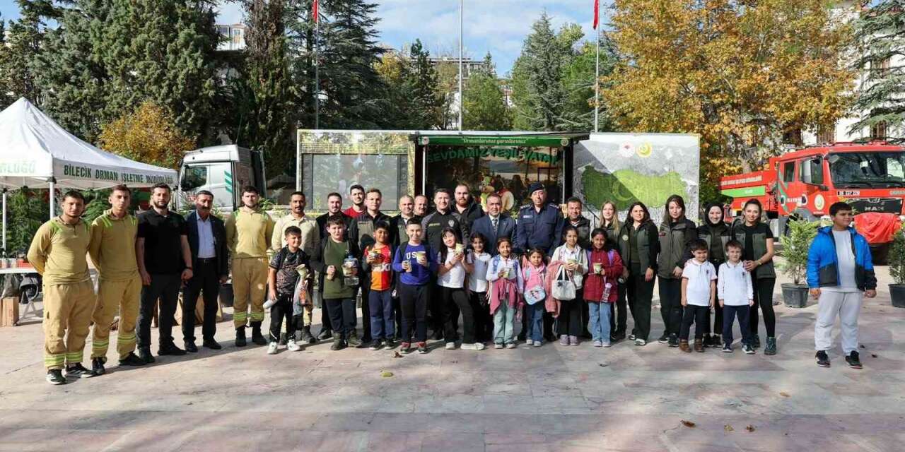 Yeşil Vatan Tırı’nda öğrencilere doğa sevgisi aşılandı