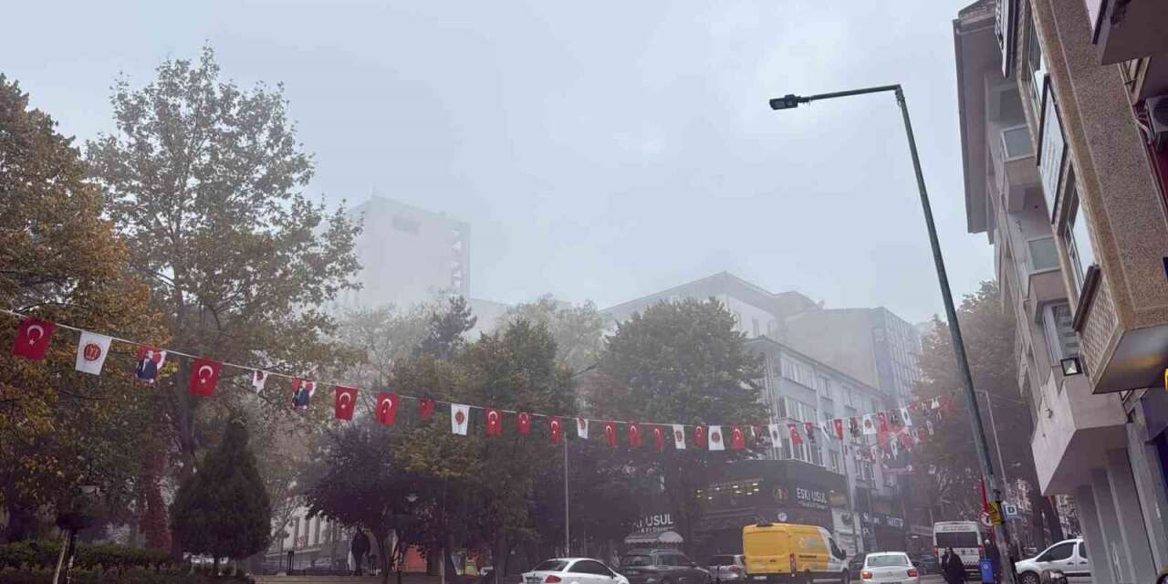 Bilecik sisli bir güne uyandı