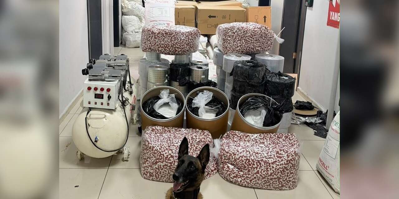 Mersin’de 1 ton 100 kilo katkı ile 100 kilo sentetik ecza maddesi ele geçirildi