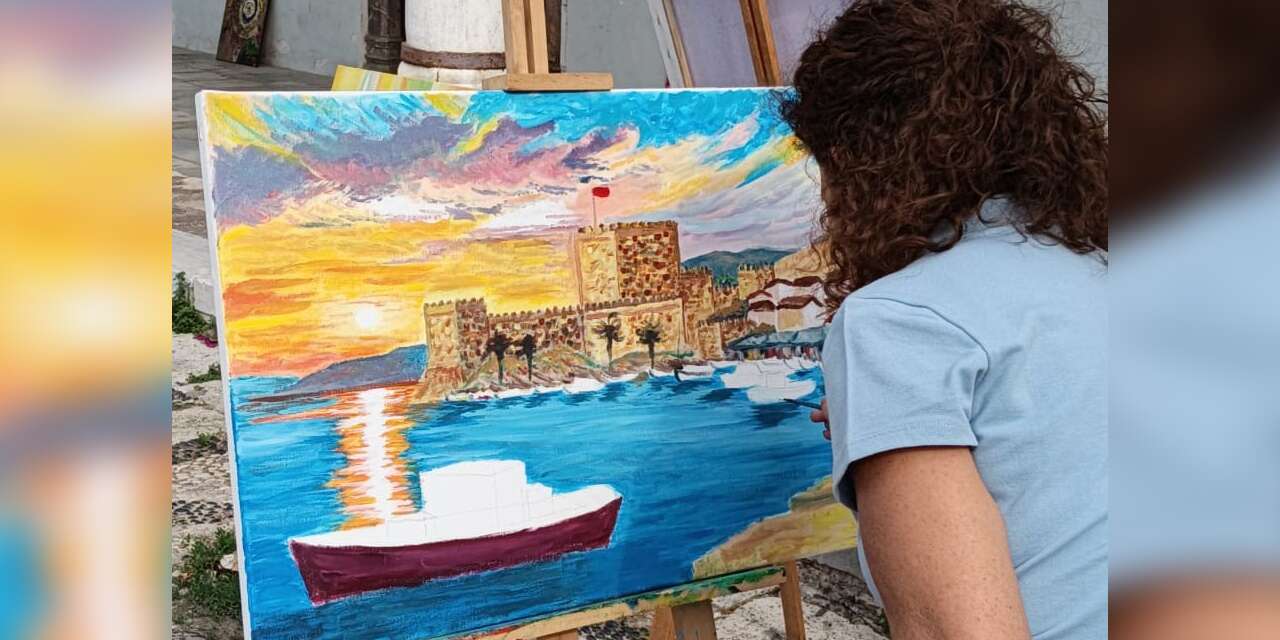 Çeşme’nin tarihi dokusu 9 sanatçının tuvalinde hayat buldu
