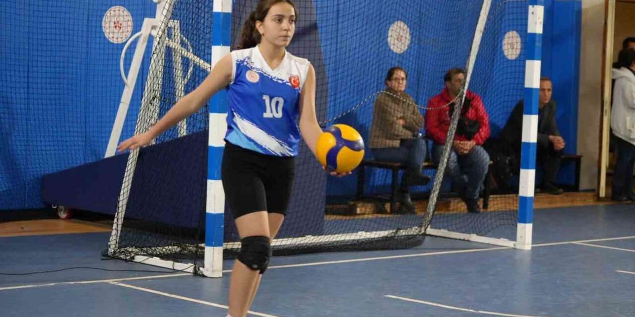 Muğla’da Cumhuriyet coşkusu voleybol sahasına taşındı