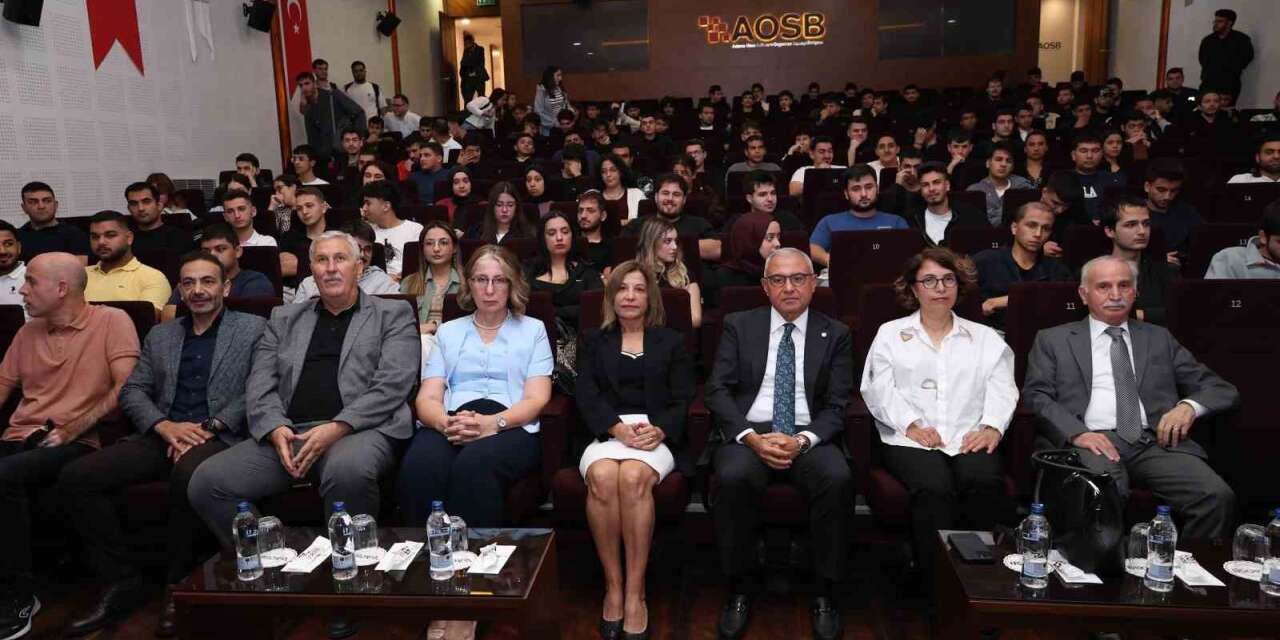 Öğrenciler, sanayi sektörü ve kariyer fırsatları hakkında bilgilendirildi