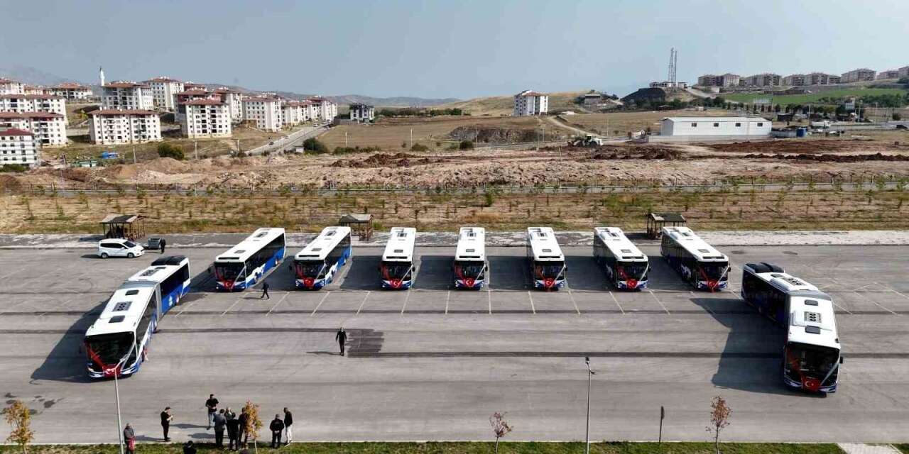 Elazığ Belediyesi araç filosunu güçlendirdi