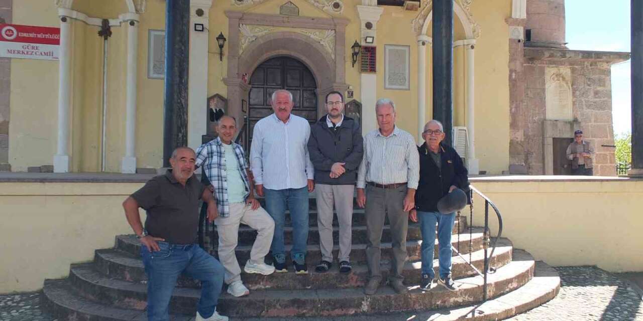 Edremit’te tarihi Güre Camii ilgi görüyor