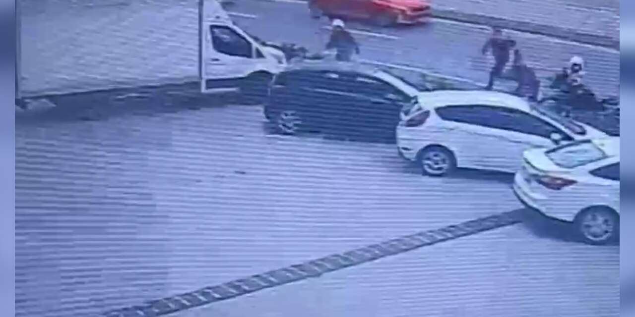 Küçükçekmece’de polis ekiplerinden kaçan şahsın üzerinden uyuşturucu çıktı