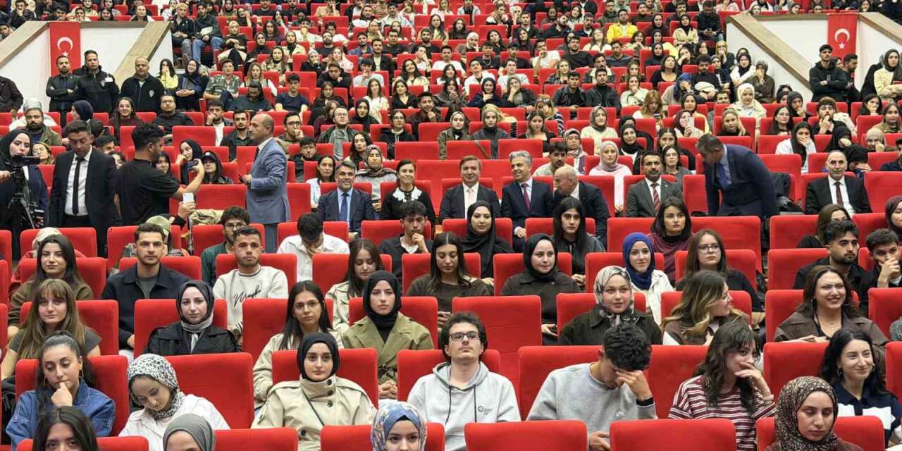 Üniversitelilere iş fırsatı: 869 kişi alınacak