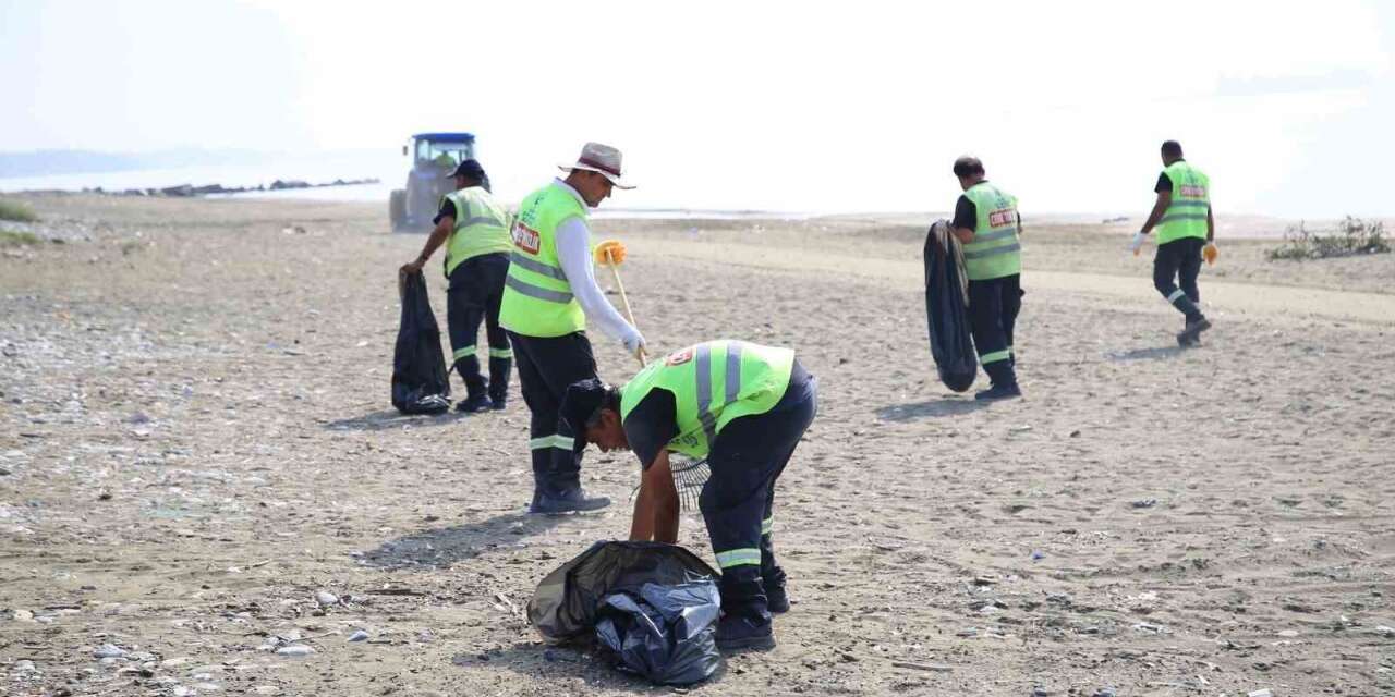 Hatay’ın sahillerinde sezon sonu temizliği gerçekleştirildi