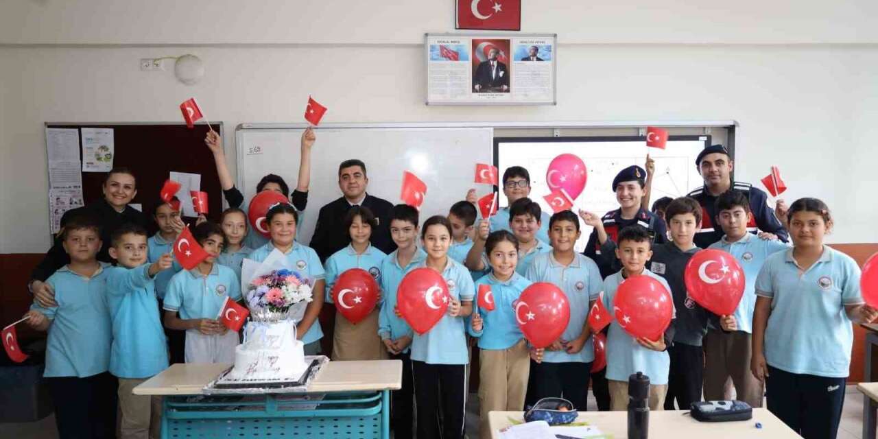 Şehit kızı Ada Su’ya jandarmadan doğum günü sürprizi