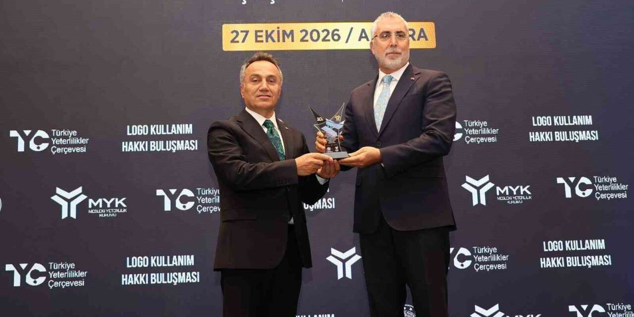 TOGÜ’den akreditasyonda çifte başarı