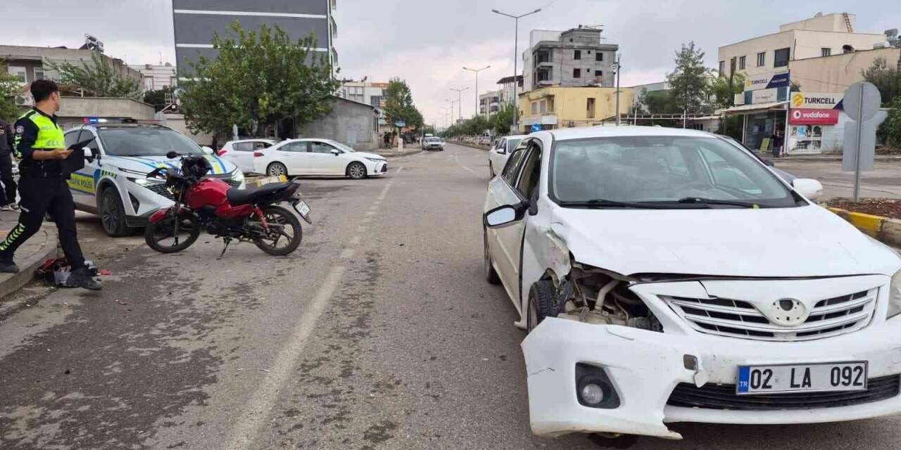 Adıyaman’da otomobil ile motosiklet çarpıştı: 1 yaralı