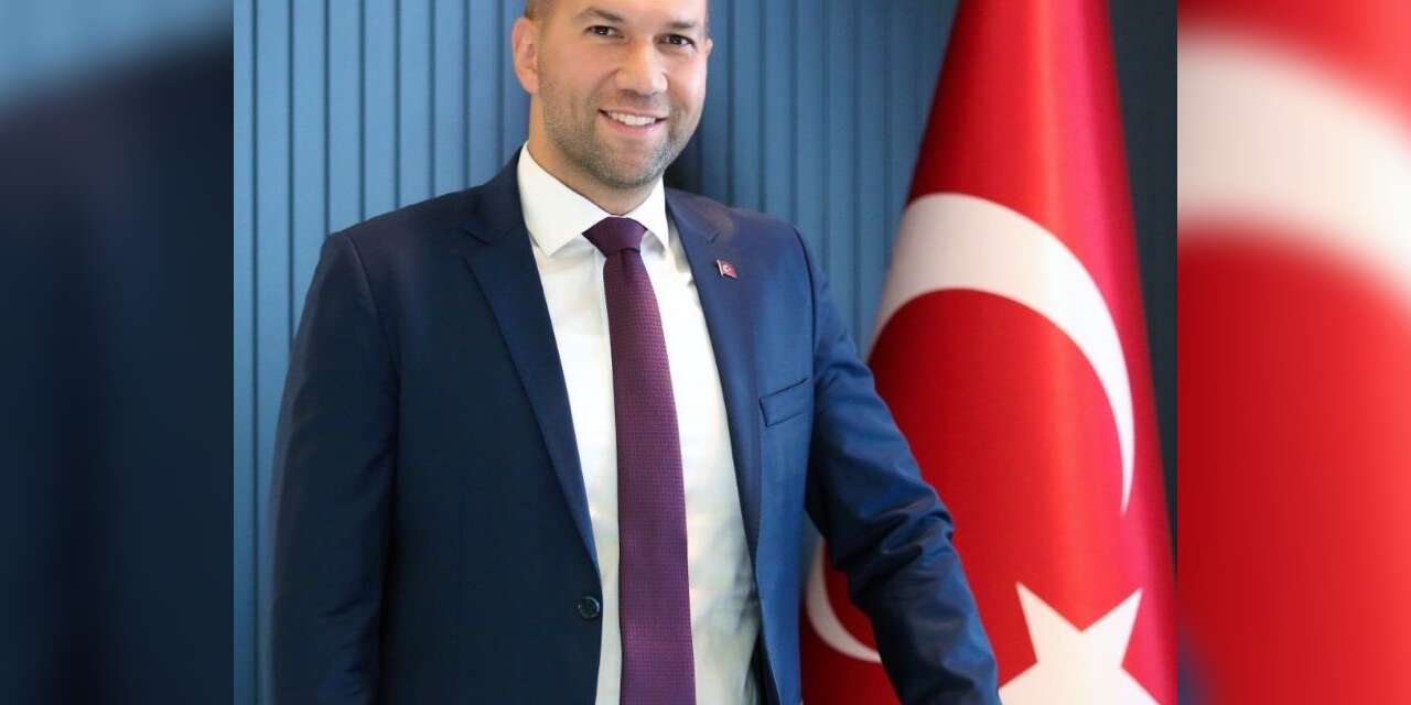 Başkan Özdemir: "Cumhuriyetimiz 103 yıldır yolumuzu aydınlatıyor"