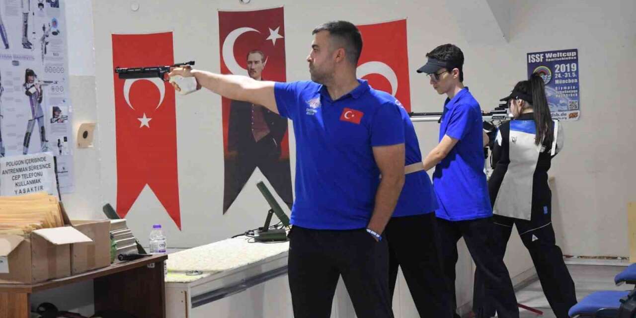 Eskişehir’de 29 Ekim Cumhuriyet Bayramı havalı silahlar atıcılık kupası gerçekleştirildi