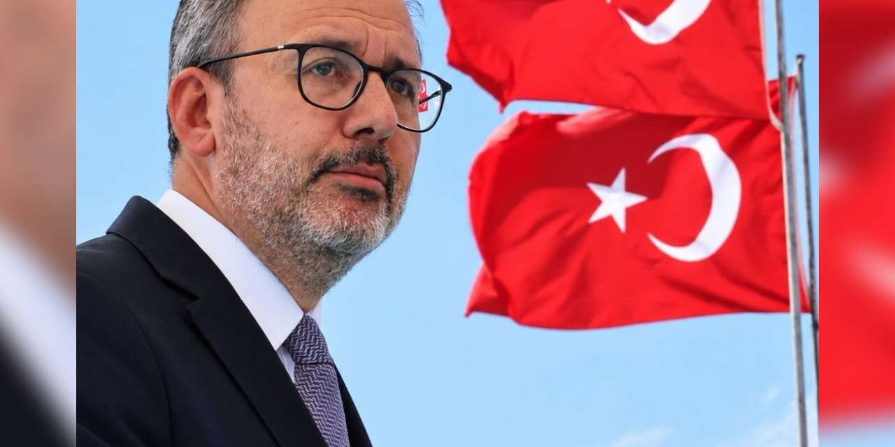Kasapoğlu: "Cumhuriyet mirasımız, demokrasi nefesimiz, gençlik ise ikinci asırdaki ufkumuzdur"