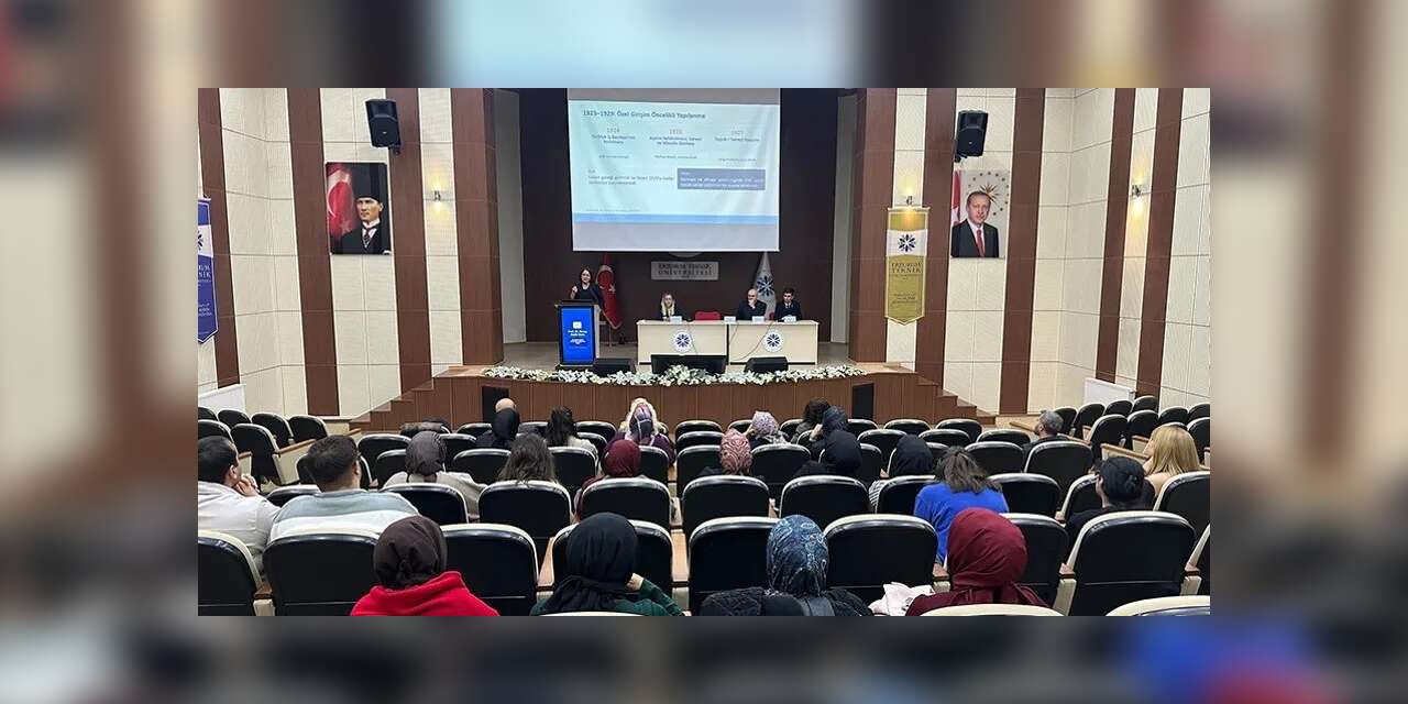 ETÜ’de "Cumhuriyet ve kalkınma" paneli düzenlendi