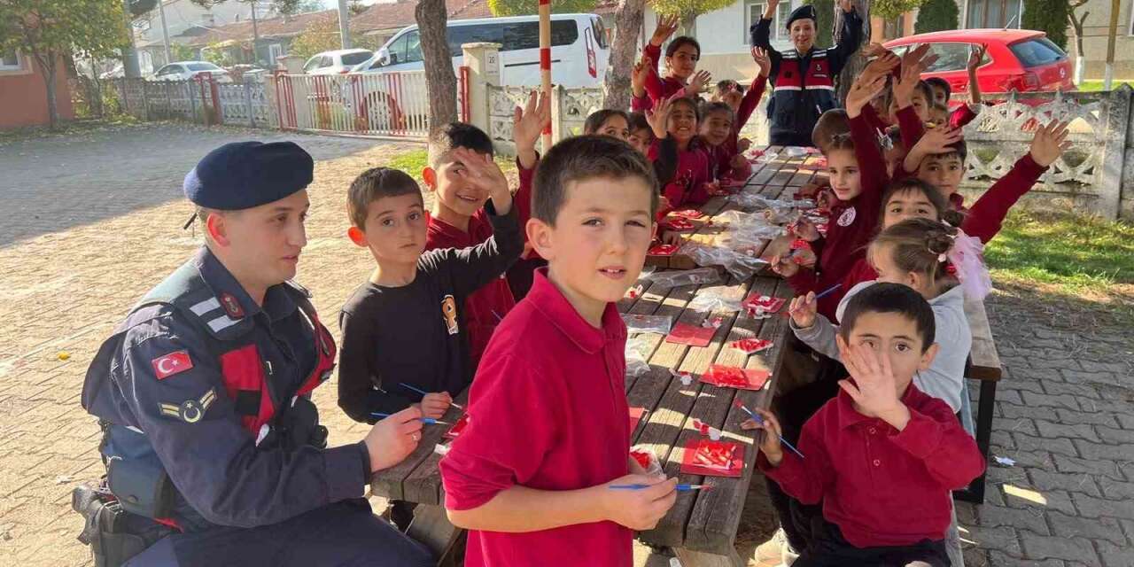 Bilecik’te jandarma öğrencilerle bir araya geldi