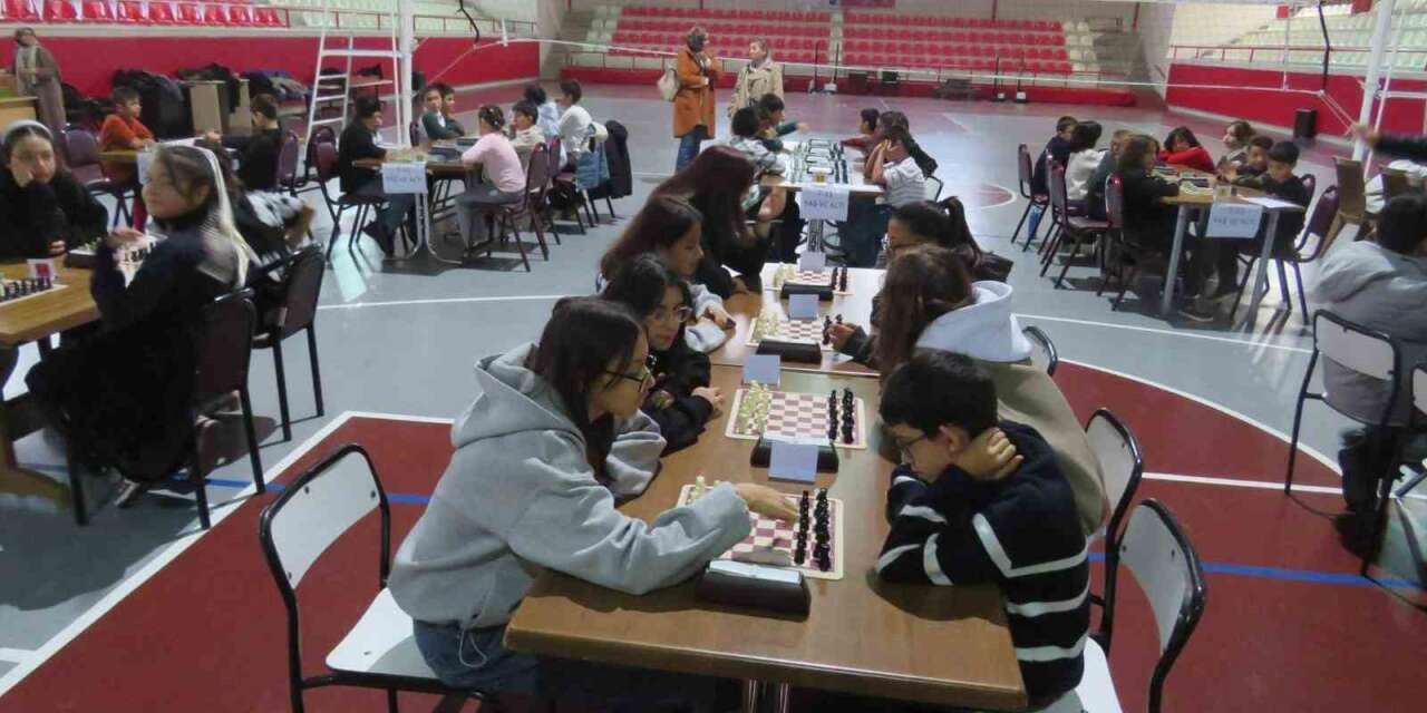 29 Ekim Cumhuriyet Bayramı kapsamında satranç turnuvası düzenlendi
