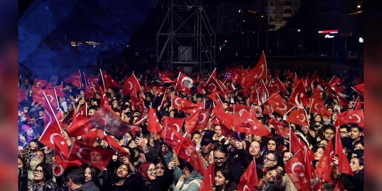 Binlerce Nilüferli Cumhuriyet’in 103’üncü yılında tek yürek oldu