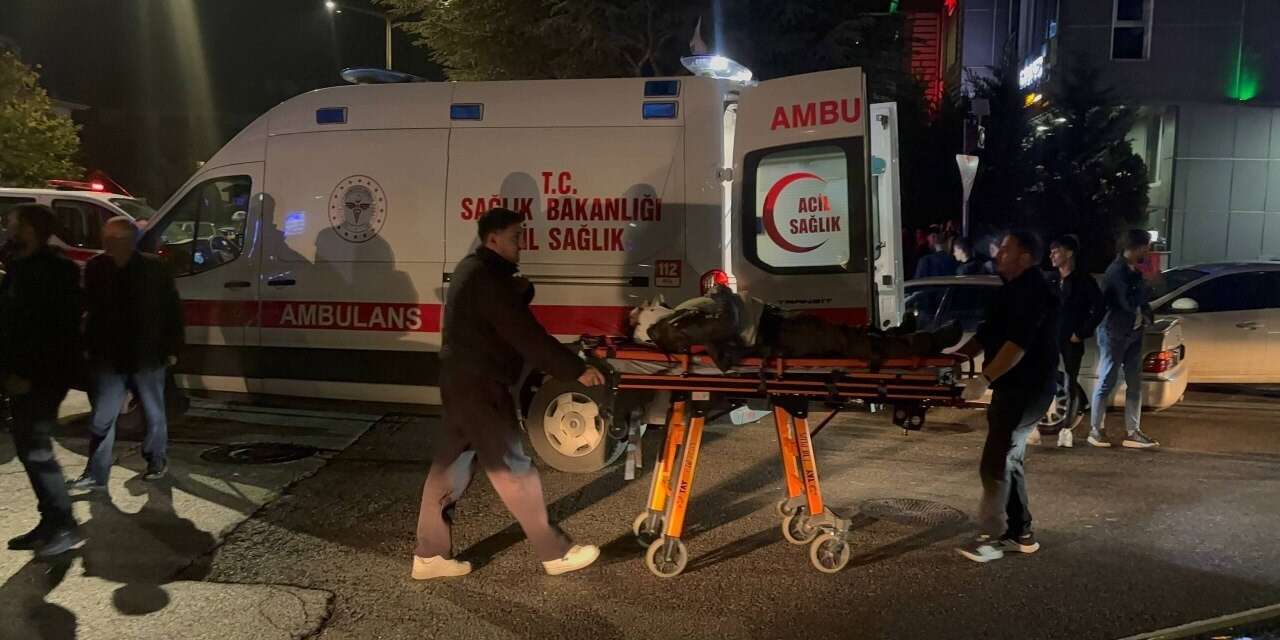 Erzincan’da motosiklet ile otomobil çarpıştı: 1 yaralı
