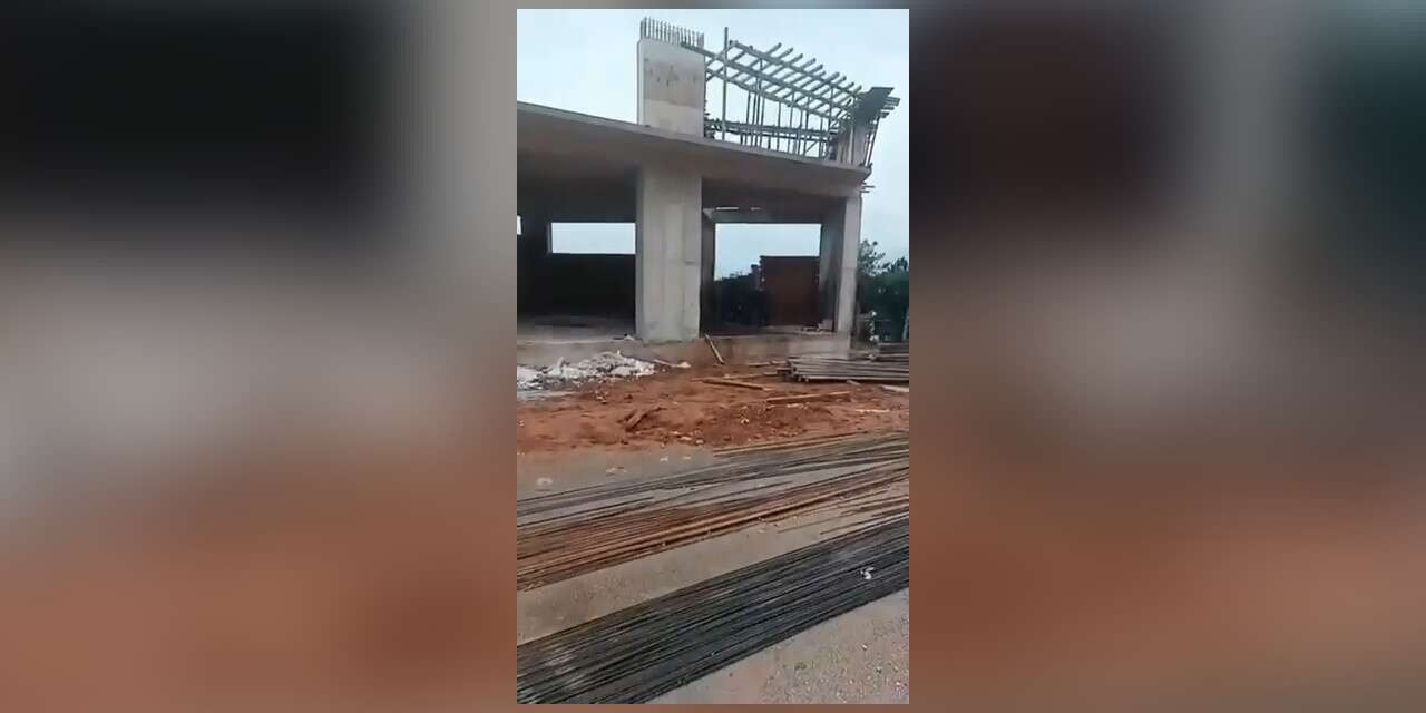 İnşaatın ikinci katından düşen işçi yaralandı